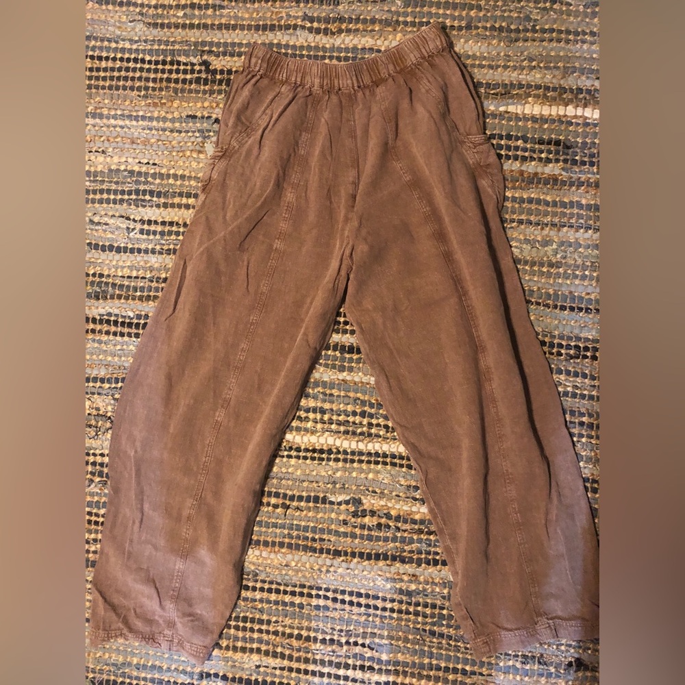 Women’s Brown Casual Distressed Leisure Pants - Relaxed Fit
Elastic waistband